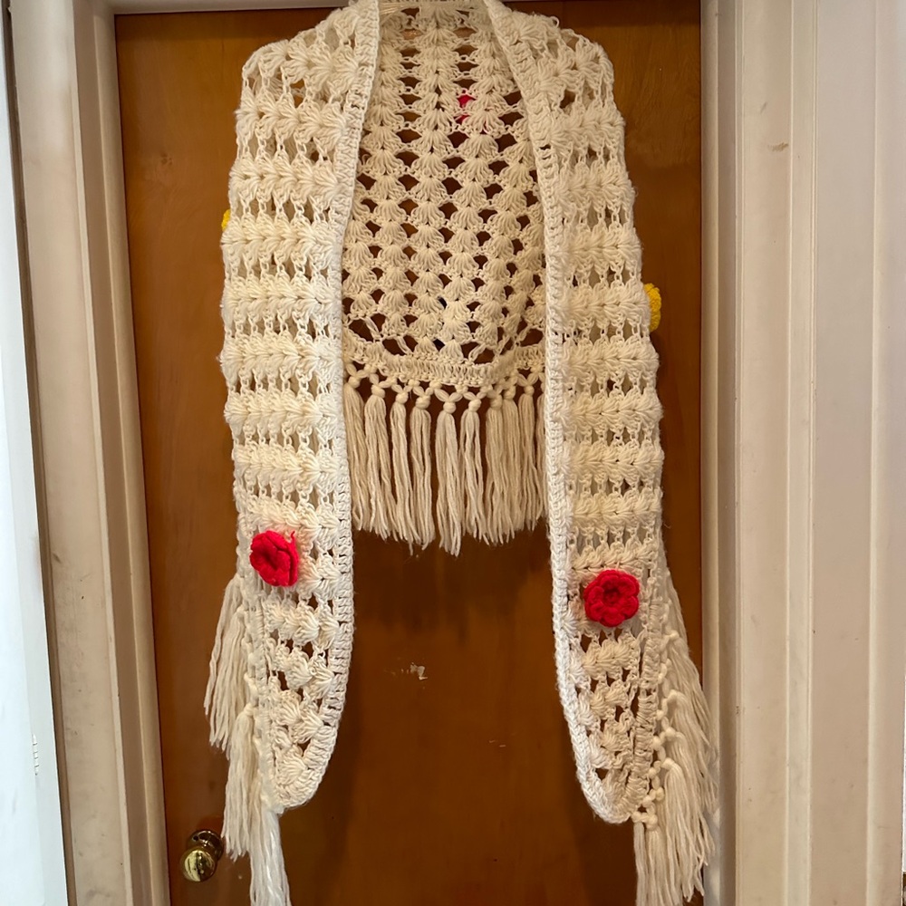 Queen of Capes Vintage Flower Shawl